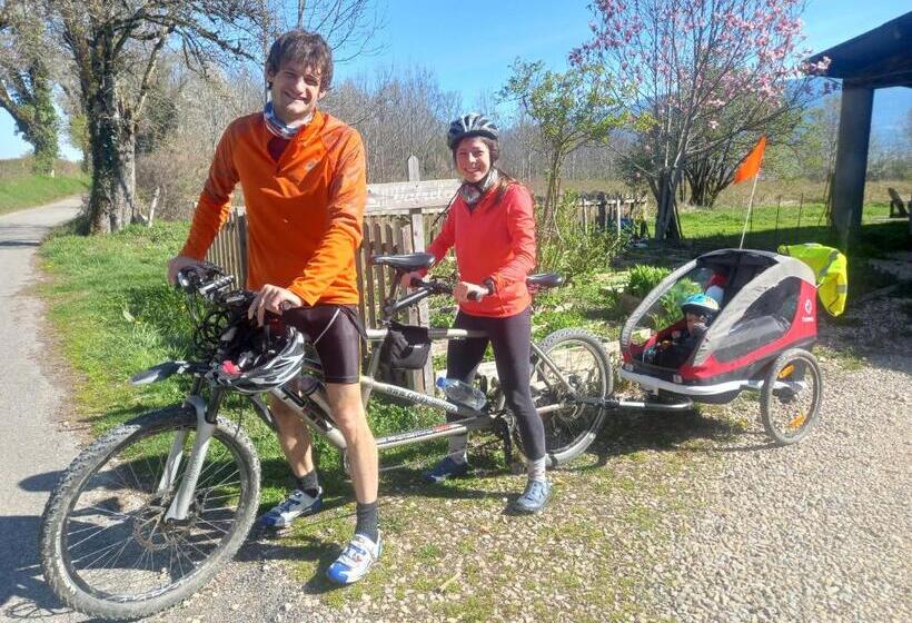 مبيت وإفطار Valreley, Chambres Et Table D Hôtes Eco Friendly Avec Bain Nordique Au Sud Du Massif Du Jura