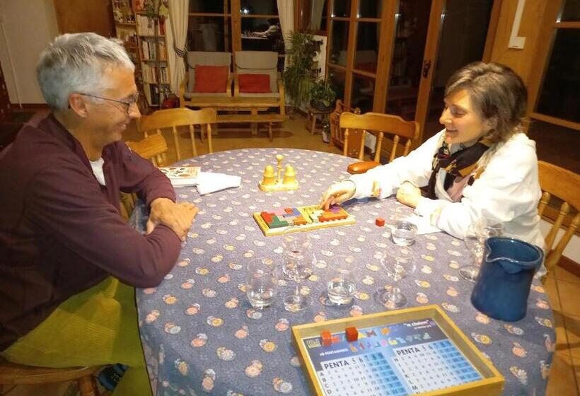 مبيت وإفطار Valreley, Chambres Et Table D Hôtes Eco Friendly Avec Bain Nordique Au Sud Du Massif Du Jura
