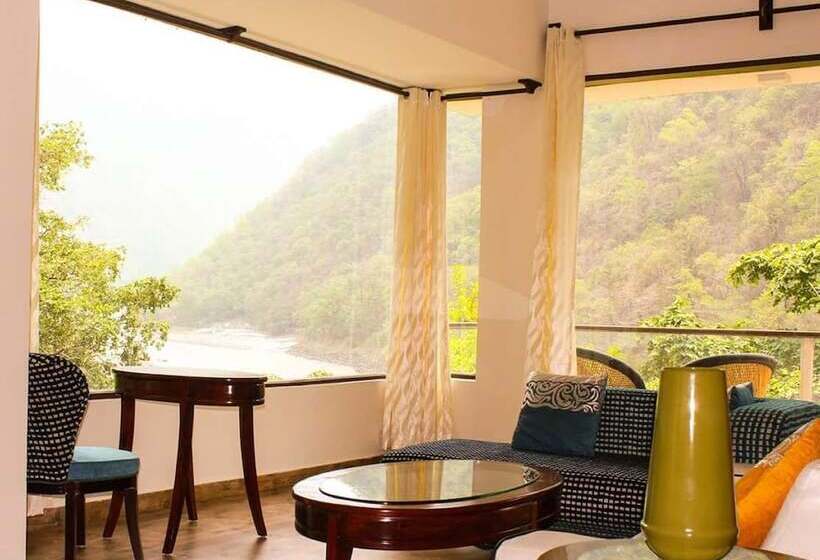 בית מלון כפרי Namami Ganges Resort