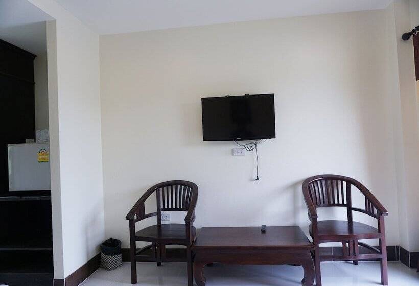 בית מלון כפרי Rai Juthamas Resort