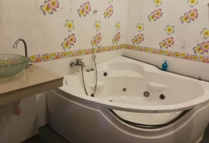 Отель Reurn Thai Resort Ratchaburi