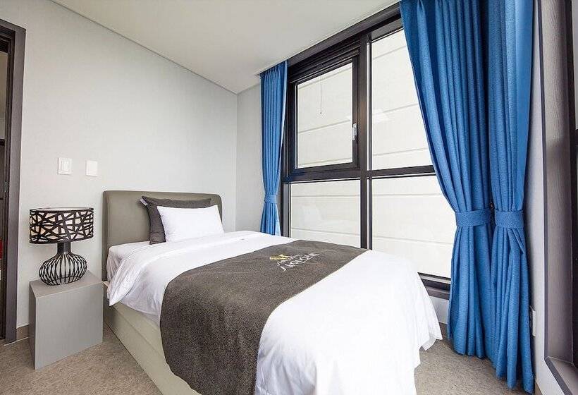 Hotel Shine