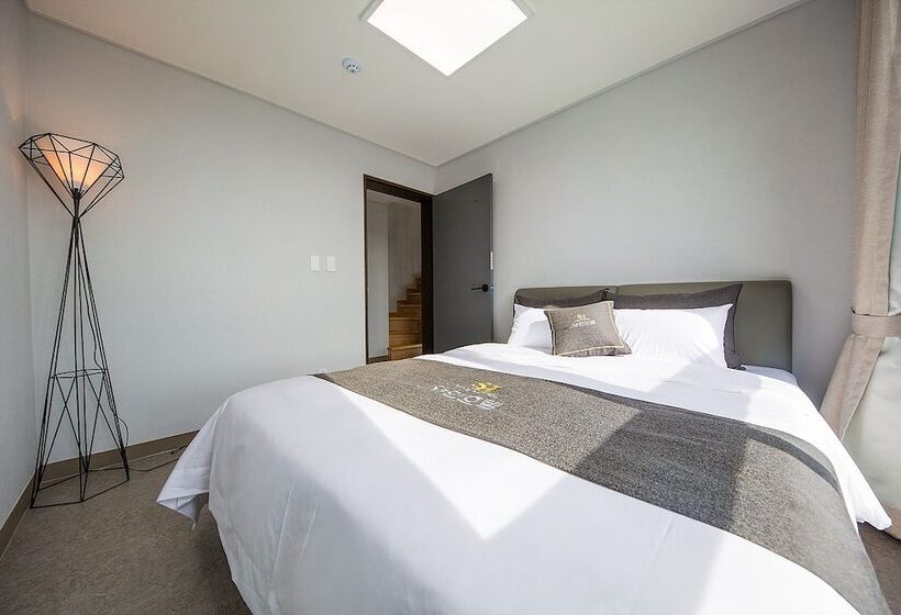 Hotel Shine