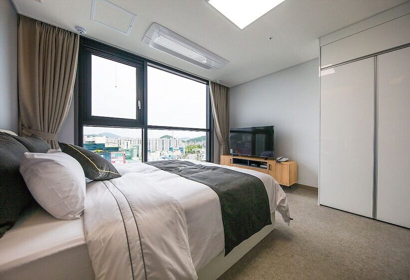 Hotel Shine