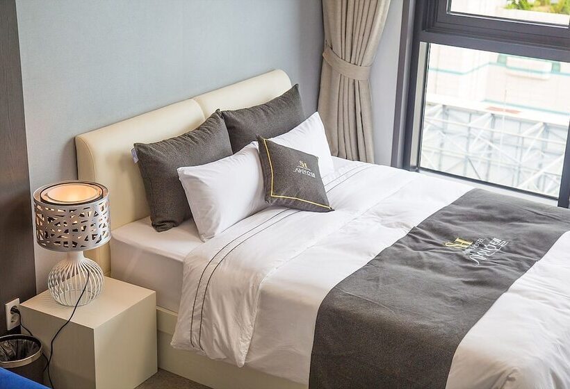 Hotel Shine