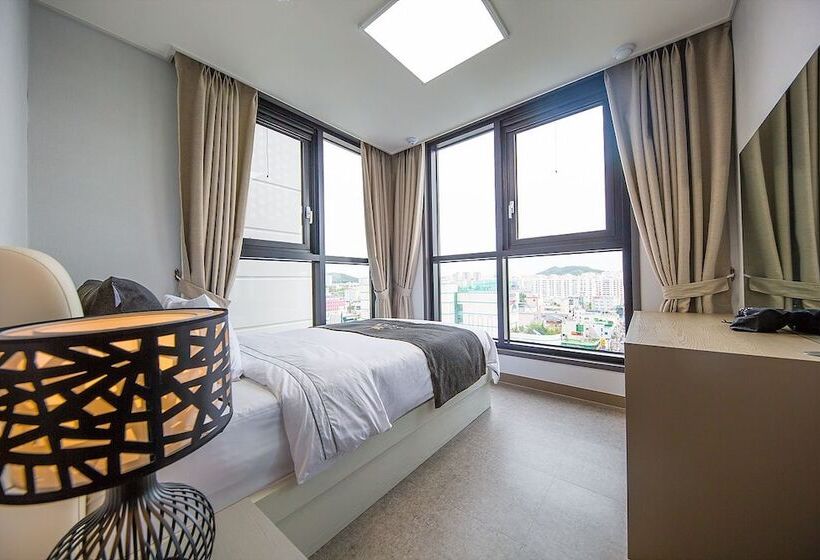 Hotel Shine