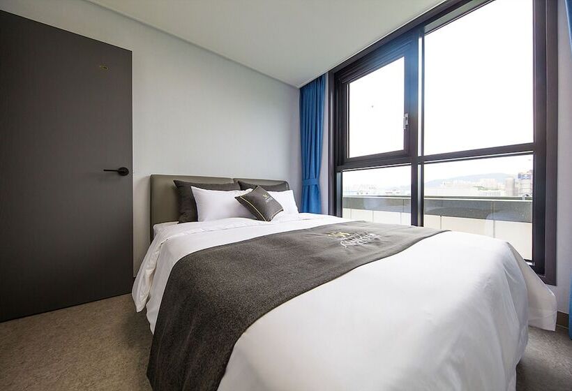 Hotel Shine