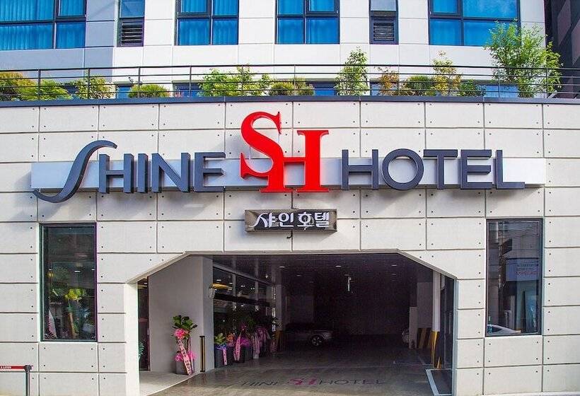 Hotel Shine