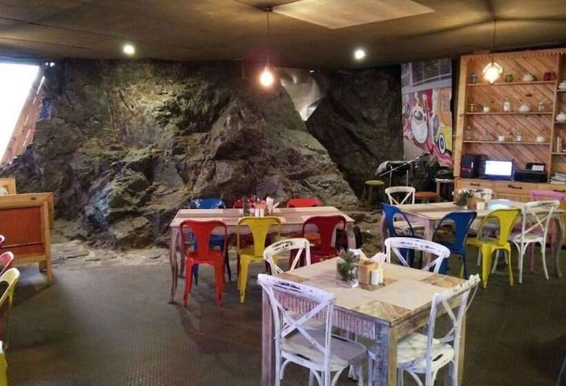 ホテル The Cliffe Cafe & Cottages