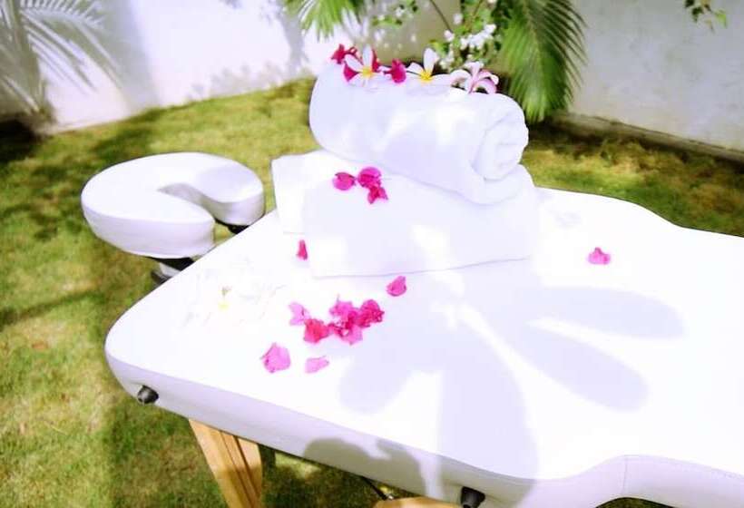 فندق The Flame Tree Estate &