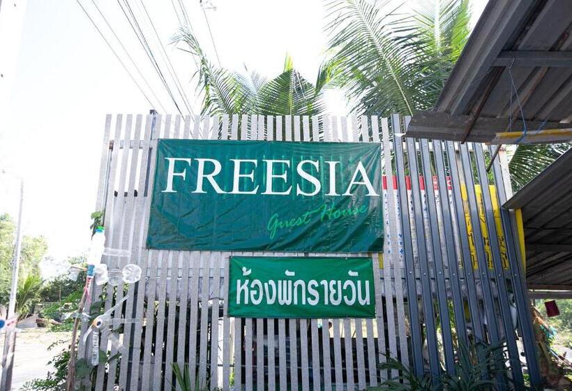 پانسیون Freesia Guesthouse Klong Luang