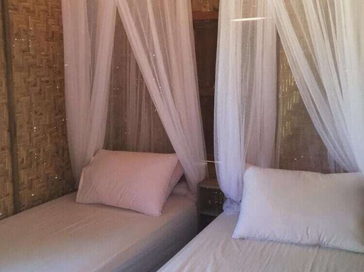 بنسيون Maleo Moyo Seaside Resort