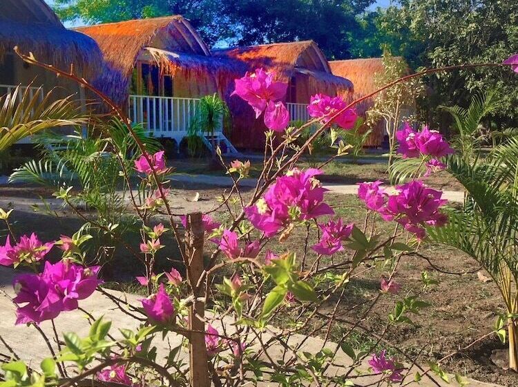 بنسيون Maleo Moyo Seaside Resort