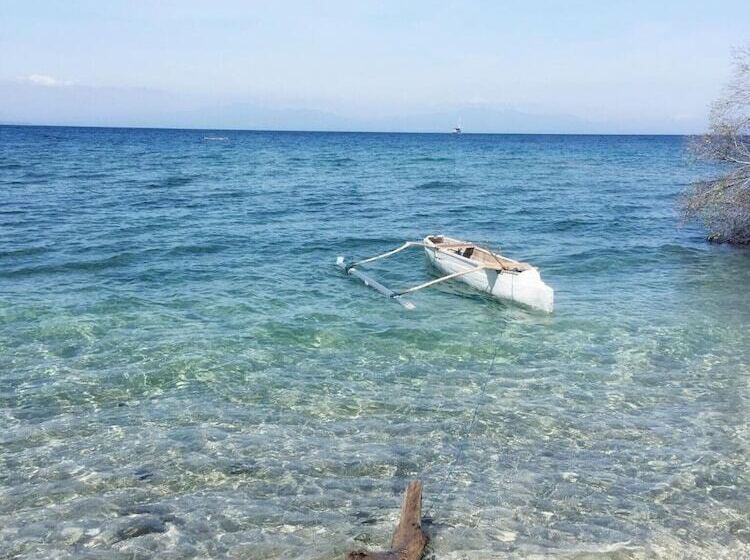 بنسيون Maleo Moyo Seaside Resort
