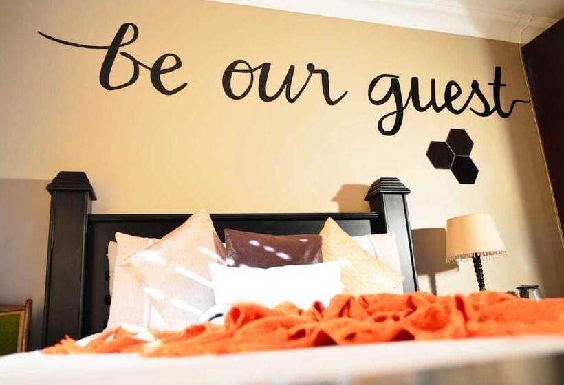 פנסיון Unathi Guest Lodge