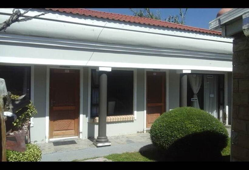 פנסיון Unathi Guest Lodge