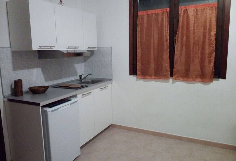 여관 Parco Dei Crisciuni Villaggio Camping
