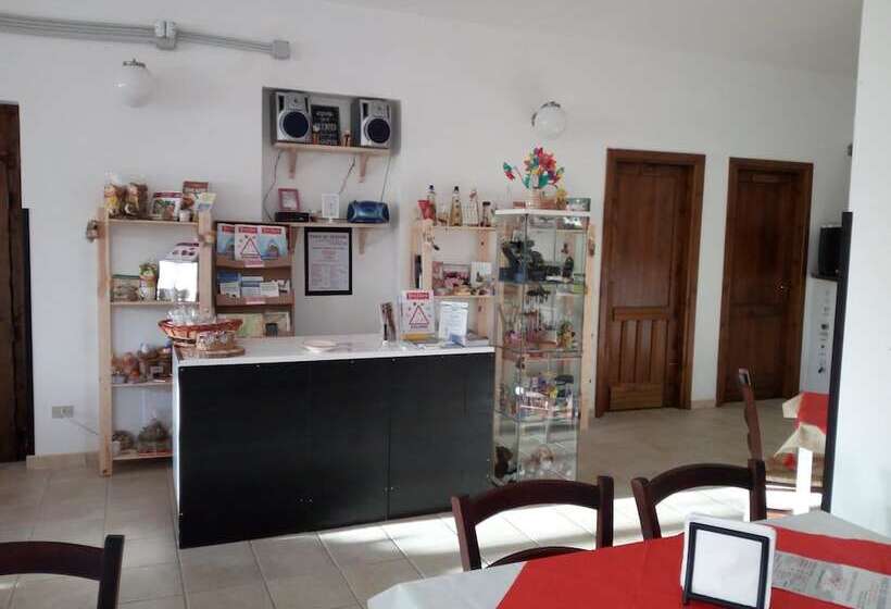 여관 Parco Dei Crisciuni Villaggio Camping