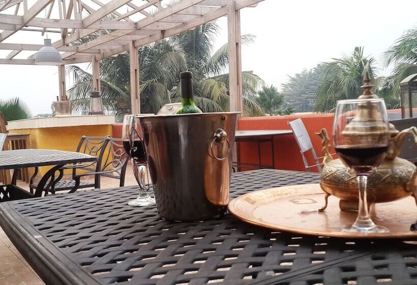 酒店 Accra Royal Castle Apartments & Suites