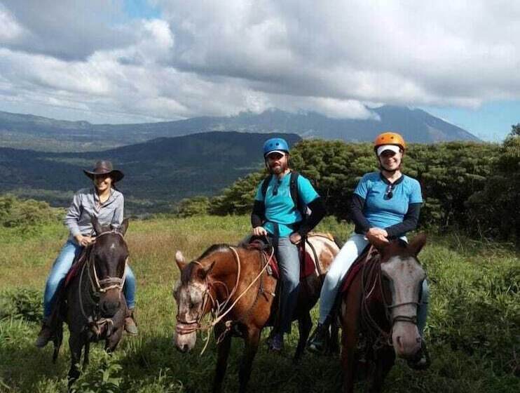 בית מלון כפרי Santa Maria Volcano Lodge