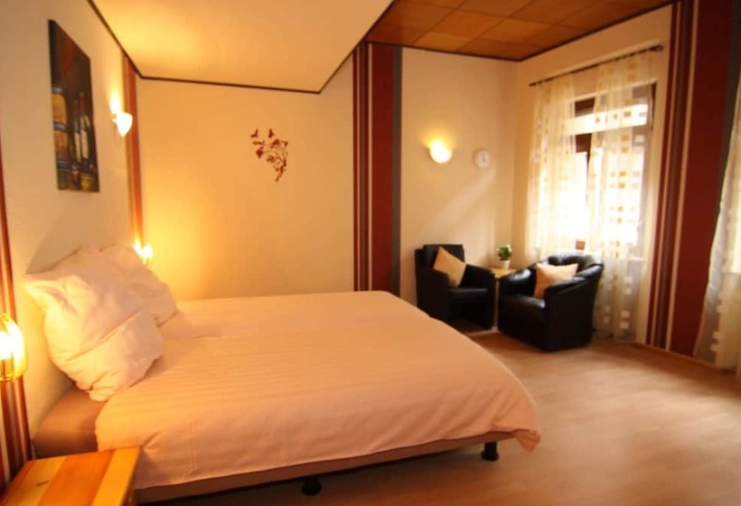 ホテル Zur Dorfschänke