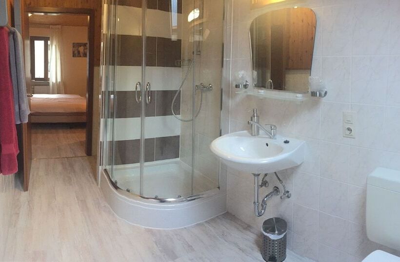 ホテル Zur Dorfschänke