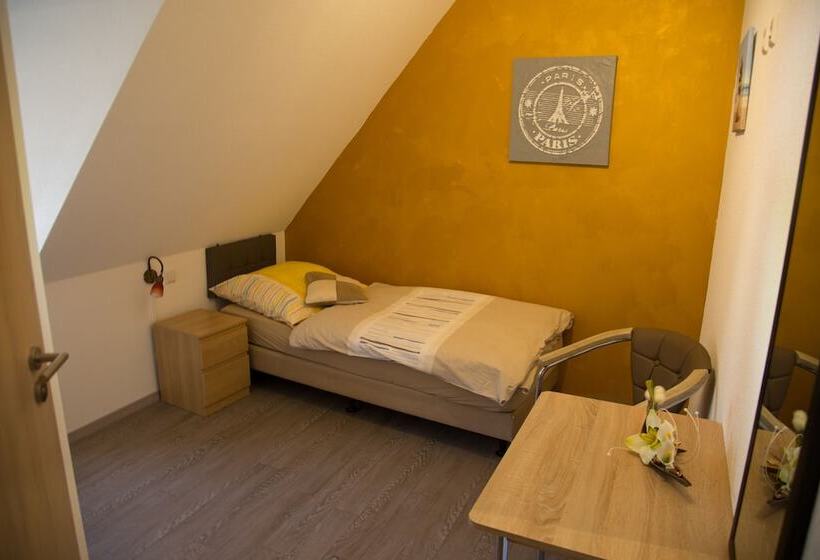 ホテル Zur Dorfschänke