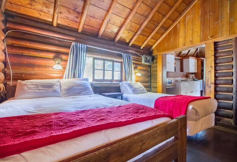 Kootenay Park Lodge