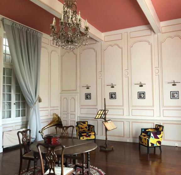 펜션 Chateau De Mazelieres