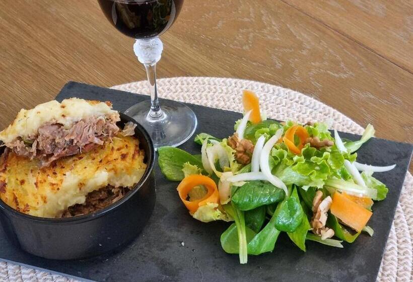 膳宿费 Les Chenes Rouges