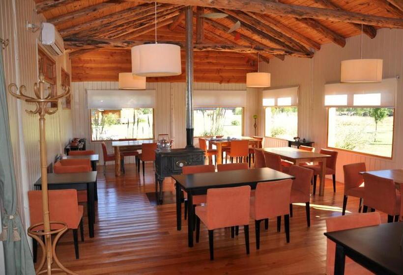 فندق فئة نجمة واحدة Hosteria Ruca Kitai