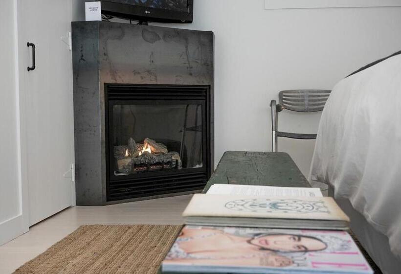 فندق فئة نجمة واحدة The Lakeside Motel