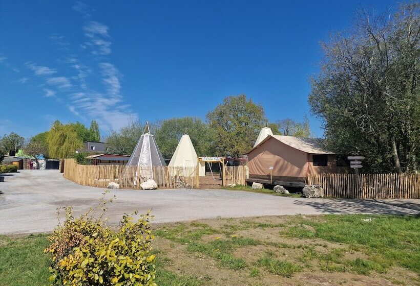 ホテル Tipi Les P Tites Maisons Dans La Prairie