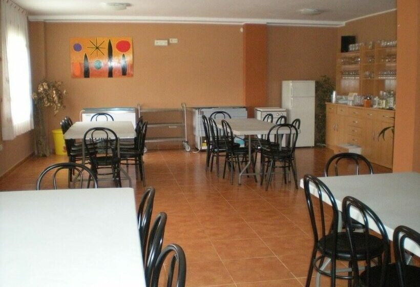 فندق صغير Campamento Los Tres Picos De La Vera