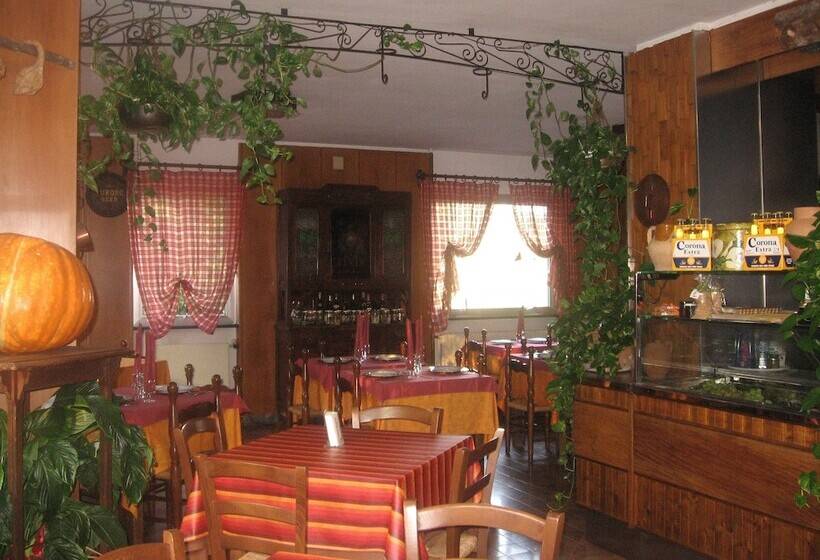 ホテル Albergo Rifugio Monte Cucco