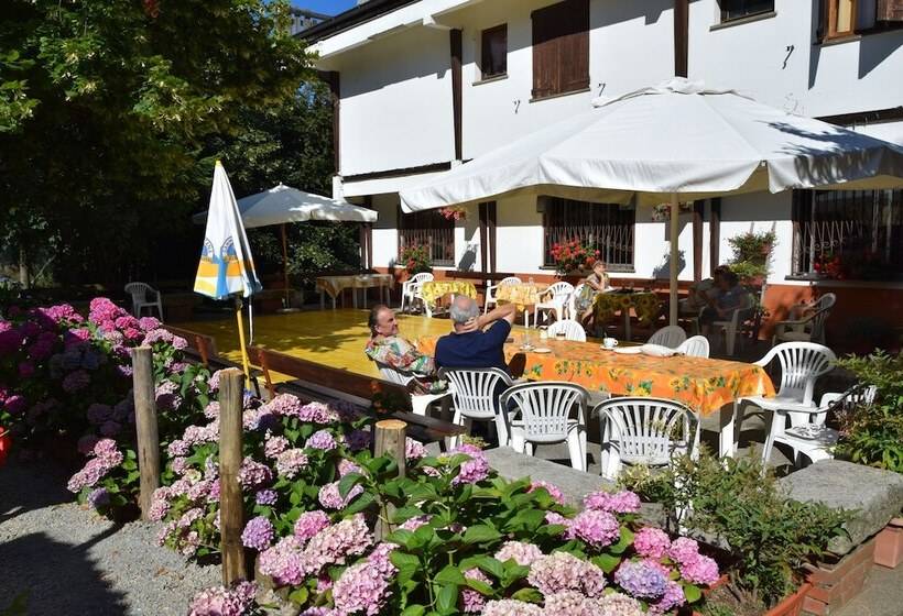 ホテル Albergo Rifugio Monte Cucco