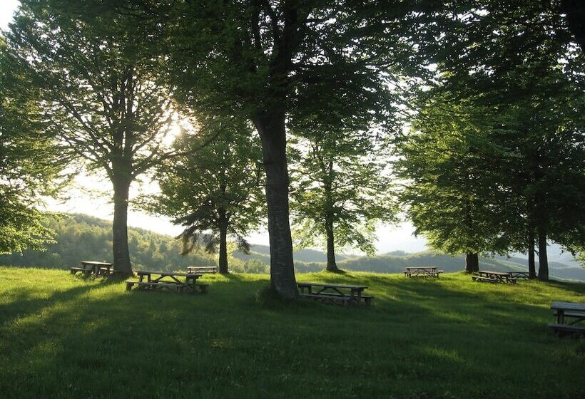 ホテル Albergo Rifugio Monte Cucco