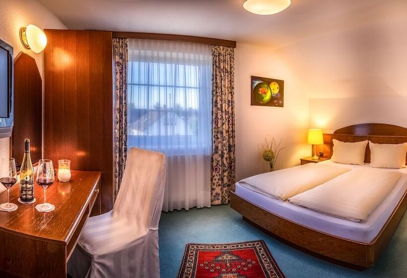 ホテル Kalenborner Hohe