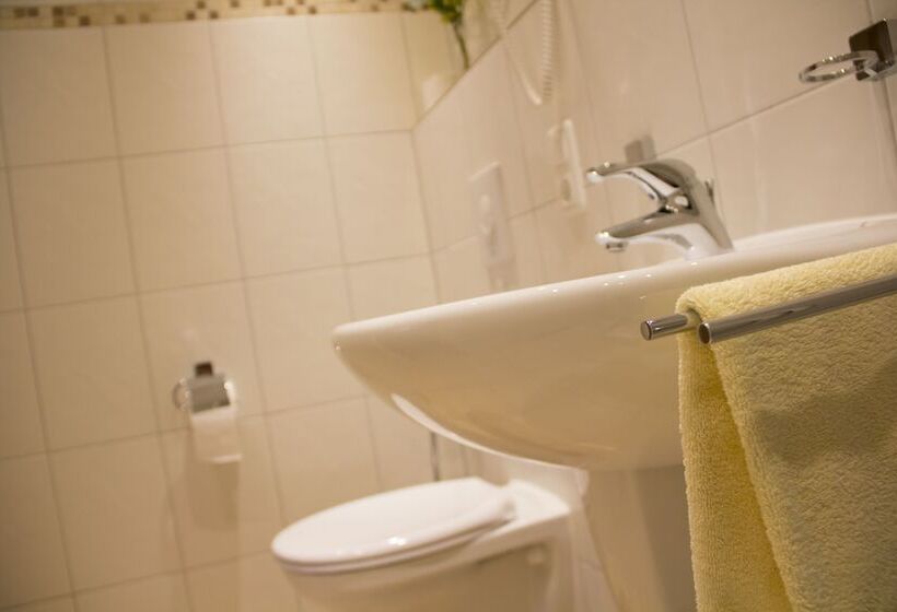 ホテル Zur Neroburg