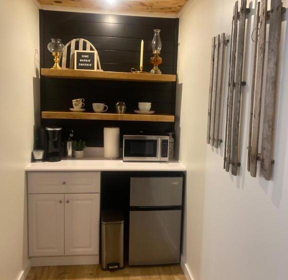 فندق على الطريق Raleigh Rooms & Taylor S Crafts