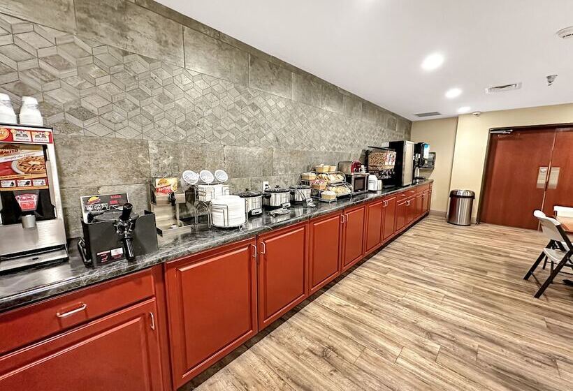 Estherville Hotel & Suites