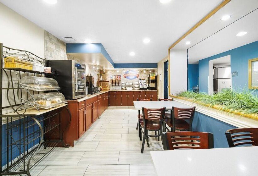 בית מלון כפרי Baymont By Wyndham Muncie Near Ball State University