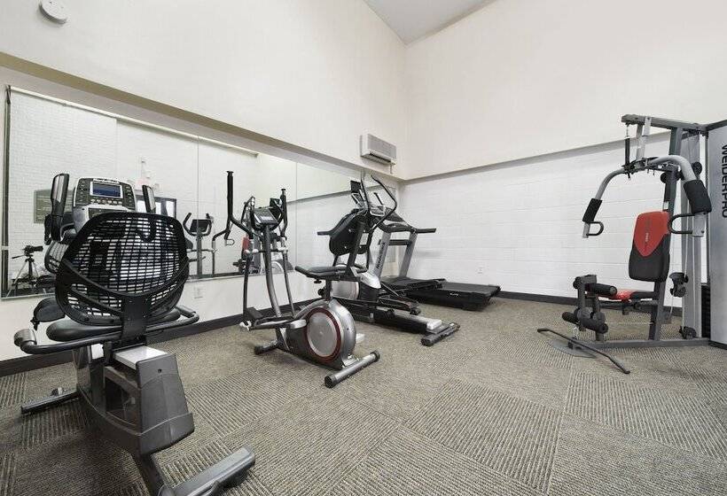 בית מלון כפרי Baymont By Wyndham Muncie Near Ball State University