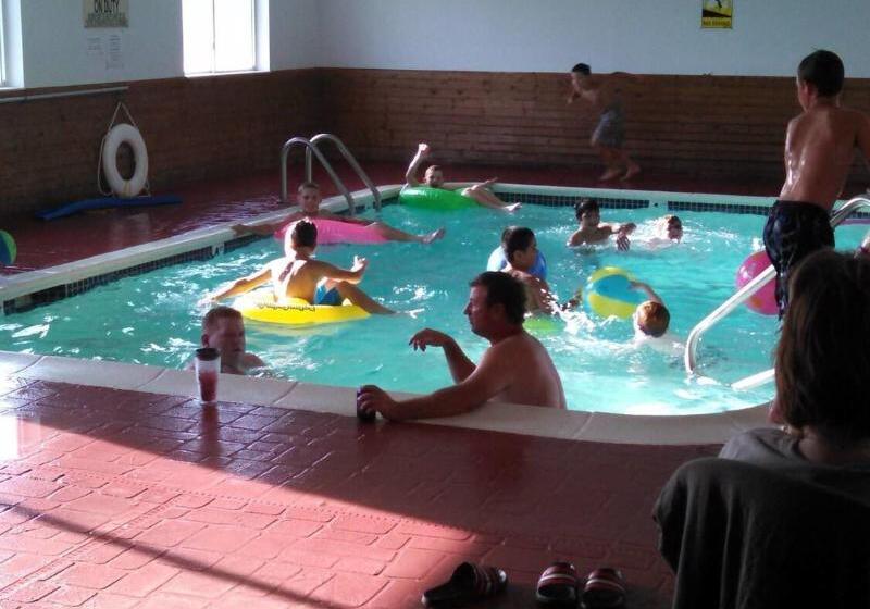 فندق Capri Inn & Suites   Beatrice