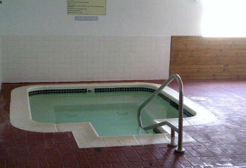 فندق Capri Inn & Suites   Beatrice