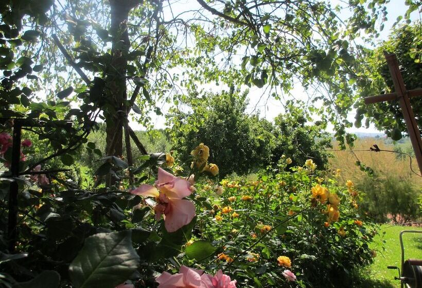 فندق Locanda Le Boscarecce