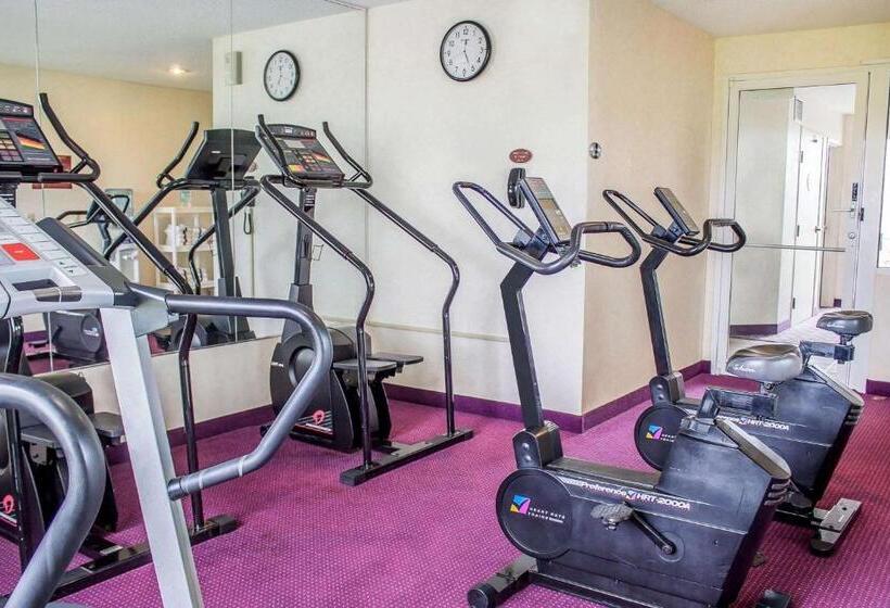 فندق Rodeway Inn