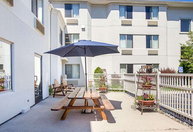 هتل Sleep Inn & Suites Bay View Acme   Traverse City