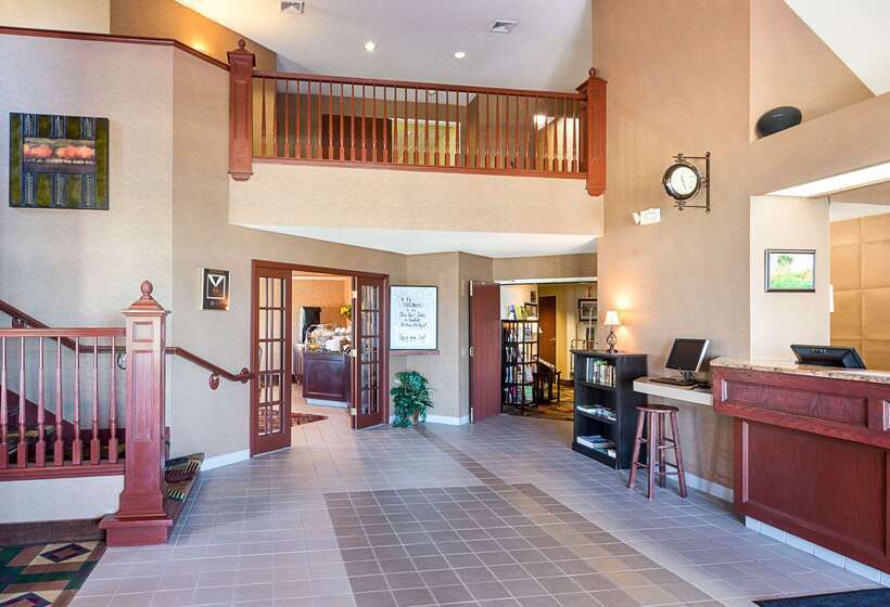 هتل Sleep Inn & Suites Bay View Acme   Traverse City
