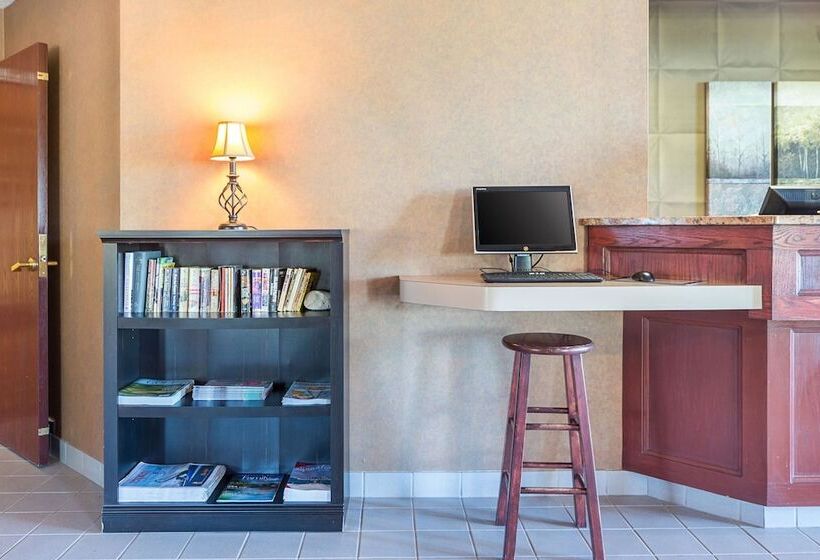هتل Sleep Inn & Suites Bay View Acme   Traverse City